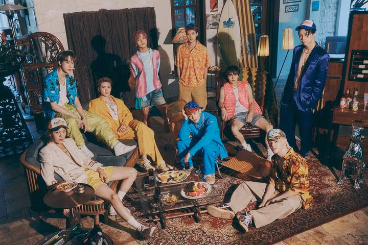 NCT 127 sẽ xuất hiện trên chương trình trò chuyện nổi tiếng của Mỹ The Jennifer Hudson Show vào ngày 11/10 (giờ địa phương) và biểu diễn trên sân khấu ca khúc chủ đề của album thứ tư là 2 Baddies. Jennifer Hudson Show là một chương trình trò chuyện nổi tiếng ban ngày chuyên biệt của Mỹ, được dẫn chương trình bởi ca sĩ kiêm diễn viên Jennifer Hudson. NCT 127 được mời với tư cách khách mời K-pop đầu tiên. Ngoài ra, NCT 127 sẽ xuất hiện trong chương trình buổi sáng đặc biệt của ABC Good Morning America vào ngày 10/10 (giờ địa phương).