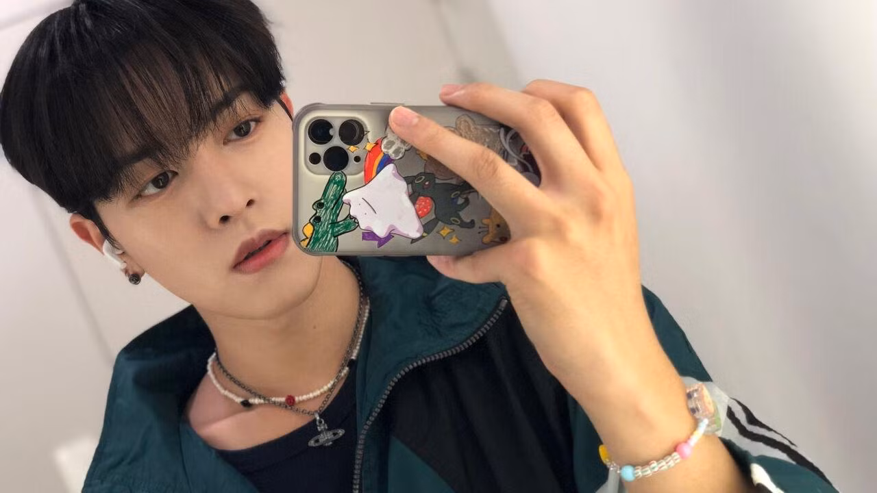 RBW, công ty chủ quản của ONEUS, lên tiếng: “Trước hết, tôi xin chân thành cảm ơn người hâm mộ và thông báo với các bạn rằng chúng tôi đang kiểm tra chặt chẽ sự thật về các bài đăng liên quan đến Ravn. Chúng tôi cũng hứa sẽ cố gắng hết sức để nắm bắt rõ ràng mọi sự việc. Nếu tuyên bố của người phát tán nó là sai sự thật, không có cơ sở rõ ràng, chúng tôi sẽ có hành động mạnh mẽ thông qua công ty luật phụ trách". RBW, công ty chủ quản của ONEUS, lên tiếng: “Trước hết, tôi xin chân thành cảm ơn người hâm mộ và thông báo với các bạn rằng chúng tôi đang kiểm tra chặt chẽ sự thật về các bài đăng liên quan đến Ravn. Chúng tôi cũng hứa sẽ cố gắng hết sức để nắm bắt rõ ràng mọi sự việc. Nếu tuyên bố của người phát tán nó là sai sự thật, không có cơ sở rõ ràng, chúng tôi sẽ có hành động mạnh mẽ thông qua công ty luật phụ trách".