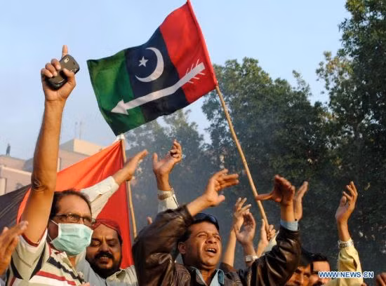Người dân Karachi kêu gọi Tòa án tối cao Pakistan thả thủ tướng 