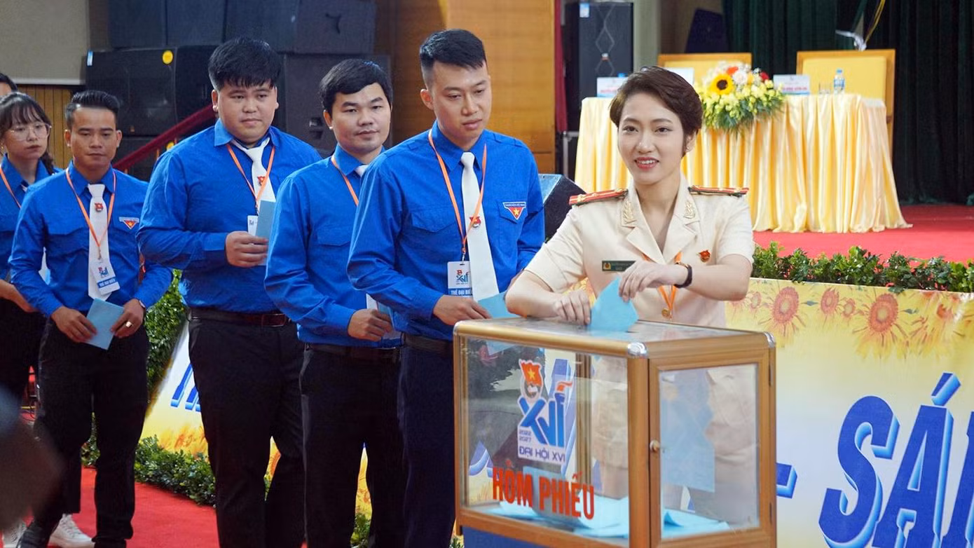 Trong phiên làm việc thứ hai, Đại hội đã bầu ra BCH Tỉnh Đoàn khóa XVI nhiệm kỳ 2022-2027 gồm 23 anh, chị (khuyết 10).