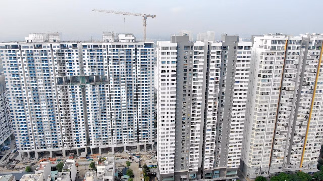Sở Xây dựng TPHCM đã có hướng dẫn điều chỉnh để tính lệ phí trước bạ cho người dân khi chuyển nhượng căn hộ chung cư từ 15 tầng trở lên. Sở Xây dựng TPHCM đã có hướng dẫn điều chỉnh để tính lệ phí trước bạ cho người dân khi chuyển nhượng căn hộ chung cư từ 15 tầng trở lên.