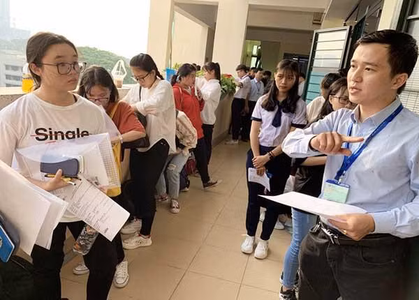 Thí sinh lưu ý gì khi làm hồ sơ đăng ký dự thi tốt nghiệp THPT 2021? ảnh 1