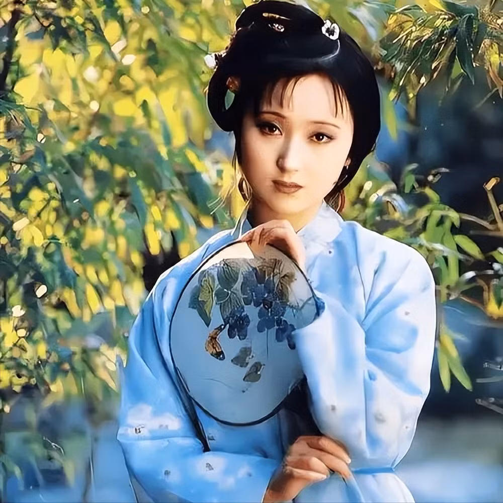 Trần Hiểu Húc là Lâm Đại Ngọc kinh điển trên màn ảnh Hoa ngữ, dù trải qua gần 40 năm cũng không ai có thể thay thế nữ diễn viên.