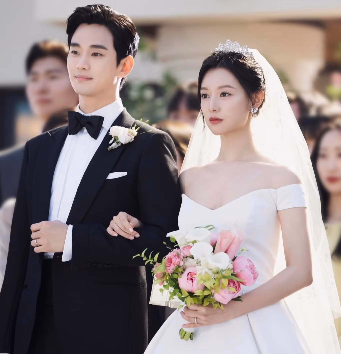 Trong phim, Kim Ji Won thể hiện vai Hong Hae In, tiểu thư nhà giàu lớn lên trong gia đình trọng nam khinh nữ. Vì để thể hiện sự phản đối với những áp đặt của gia đình, Hong Hae In quyết định cưới một chàng trai không môn đăng hộ đối với mình. Nhưng do tính cách có phần lạnh lùng của Hae In, hôn nhân của cả hai không hạnh phúc. Hong Hae In giấu sự quan tâm của mình với ông xã Baek Hyun Woo (Kim Soo Hyun) bằng thái độ xa cách, thờ ơ. Ngay cả khi ăn tối ở nhà, họ cũng ngồi xa cách nhau, hiếm khi trò chuyện. Nhưng hiện tại, Hong Hae In mắc bệnh nặng và chỉ còn sống được 3 tháng, mối quan hệ của họ cũng có những bước ngoặt mới. Trong phim, Kim Ji Won thể hiện vai Hong Hae In, tiểu thư nhà giàu lớn lên trong gia đình trọng nam khinh nữ. Vì để thể hiện sự phản đối với những áp đặt của gia đình, Hong Hae In quyết định cưới một chàng trai không môn đăng hộ đối với mình. Nhưng do tính cách có phần lạnh lùng của Hae In, hôn nhân của cả hai không hạnh phúc. Hong Hae In giấu sự quan tâm của mình với ông xã Baek Hyun Woo (Kim Soo Hyun) bằng thái độ xa cách, thờ ơ. Ngay cả khi ăn tối ở nhà, họ cũng ngồi xa cách nhau, hiếm khi trò chuyện. Nhưng hiện tại, Hong Hae In mắc bệnh nặng và chỉ còn sống được 3 tháng, mối quan hệ của họ cũng có những bước ngoặt mới.