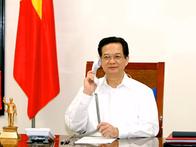 Thủ tướng Nguyễn Tấn Dũng điện đàm với Thủ tướng Nhật Bản Shinzo Abe sáng ngày 1-8