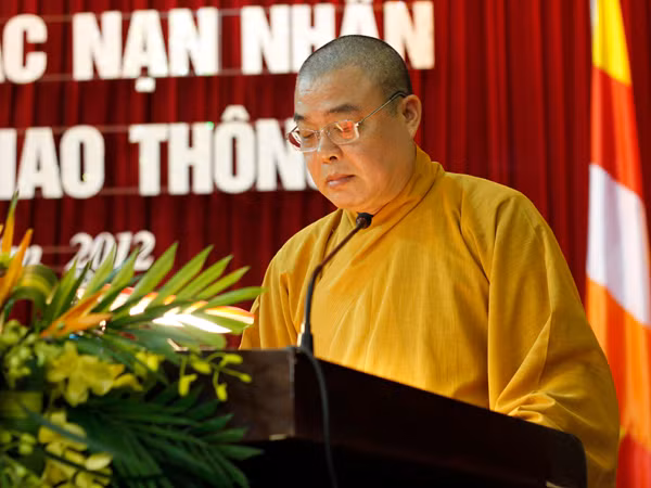Hòa thượng Thích Thanh Nhiễu – Phó Chủ tịch Thường trực Hội đồng Trị sự Trung ương Giáo hội Phật giáo Việt Nam phát biểu tại Lễ cầu siêu. Ảnh: Tuấn Nguyễn. Hòa thượng Thích Thanh Nhiễu – Phó Chủ tịch Thường trực Hội đồng Trị sự Trung ương Giáo hội Phật giáo Việt Nam. Ảnh: Tuấn Nguyễn