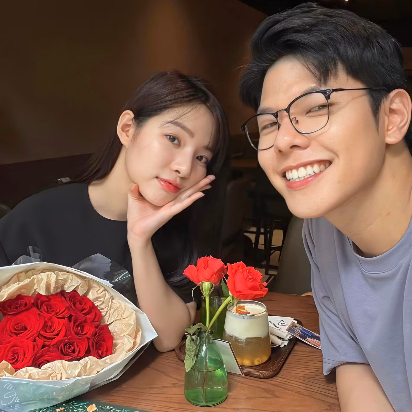 BTV VTV24 Mạnh Cường – Hương Giang có 900.000 lượt theo dõi trên kênh TikTok Gia đình truyền hình. Ảnh: NVCC. BTV VTV24 Mạnh Cường – Hương Giang có 900.000 lượt theo dõi trên kênh TikTok Gia đình truyền hình. Ảnh: NVCC.