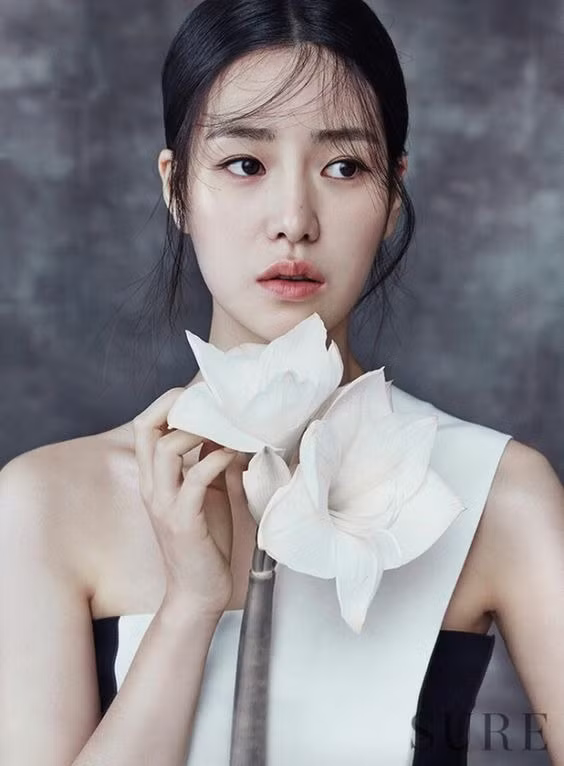 Lim Ji Yeon đa dạng hơn trong diễn xuất sau khi ngừng đóng cảnh nóng.
