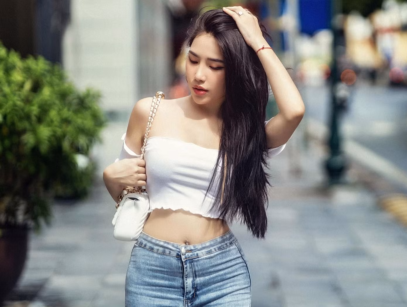 Vai diễn Đào do diễn viên Hương Su (tên thật là Dương Thu Hương) đảm nhiệm. Cô hiện là diễn viên và người mẫu ảnh. Nhờ những trích đoạn ngắn trên sóng giờ vàng VTV, nữ diễn viên sinh năm 1996 được nhiều khán giả quan tâm. Vai diễn Đào do diễn viên Hương Su (tên thật là Dương Thu Hương) đảm nhiệm. Cô hiện là diễn viên và người mẫu ảnh. Nhờ những trích đoạn ngắn trên sóng giờ vàng VTV, nữ diễn viên sinh năm 1996 được nhiều khán giả quan tâm.