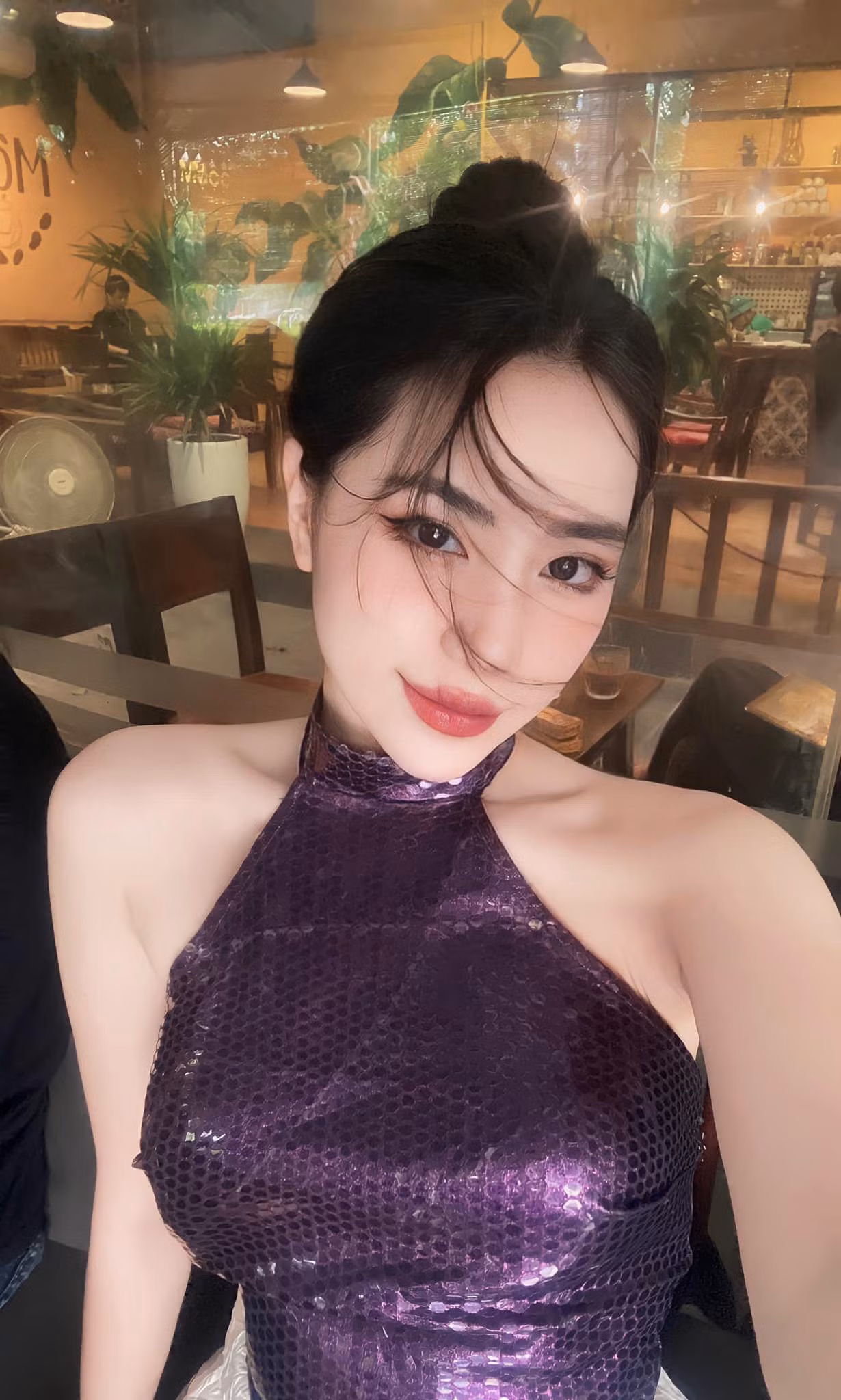 Chia sẻ với Tiền Phong, diễn viên Dương Thu Hương nói cô bất ngờ khi vai Đào gây ấn tượng với khán giả truyền hình. Sau khi những phân cảnh của mình được phát sóng, cô nhận được những lời khen về diễn xuất của cư dân mạng. Chia sẻ với Tiền Phong, diễn viên Dương Thu Hương nói cô bất ngờ khi vai Đào gây ấn tượng với khán giả truyền hình. Sau khi những phân cảnh của mình được phát sóng, cô nhận được những lời khen về diễn xuất của cư dân mạng.