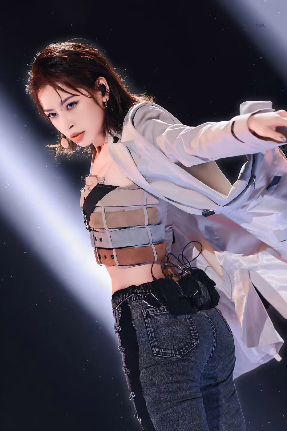 Ở phần 2 của màn công diễn 5, Chi Pu cùng Amber và A-Lin thể hiện ca khúc Lonely dance. Kết quả, Chi Pu dẫn đầu với 339 bình chọn, theo sau lần lượt là Amber và A-Lin. Nhờ vào hai màn trình diễn xuất sắc, cô lần đầu giành vị trí cao nhất ở BXH thành tích cá nhân trong Đạp gió 2023.