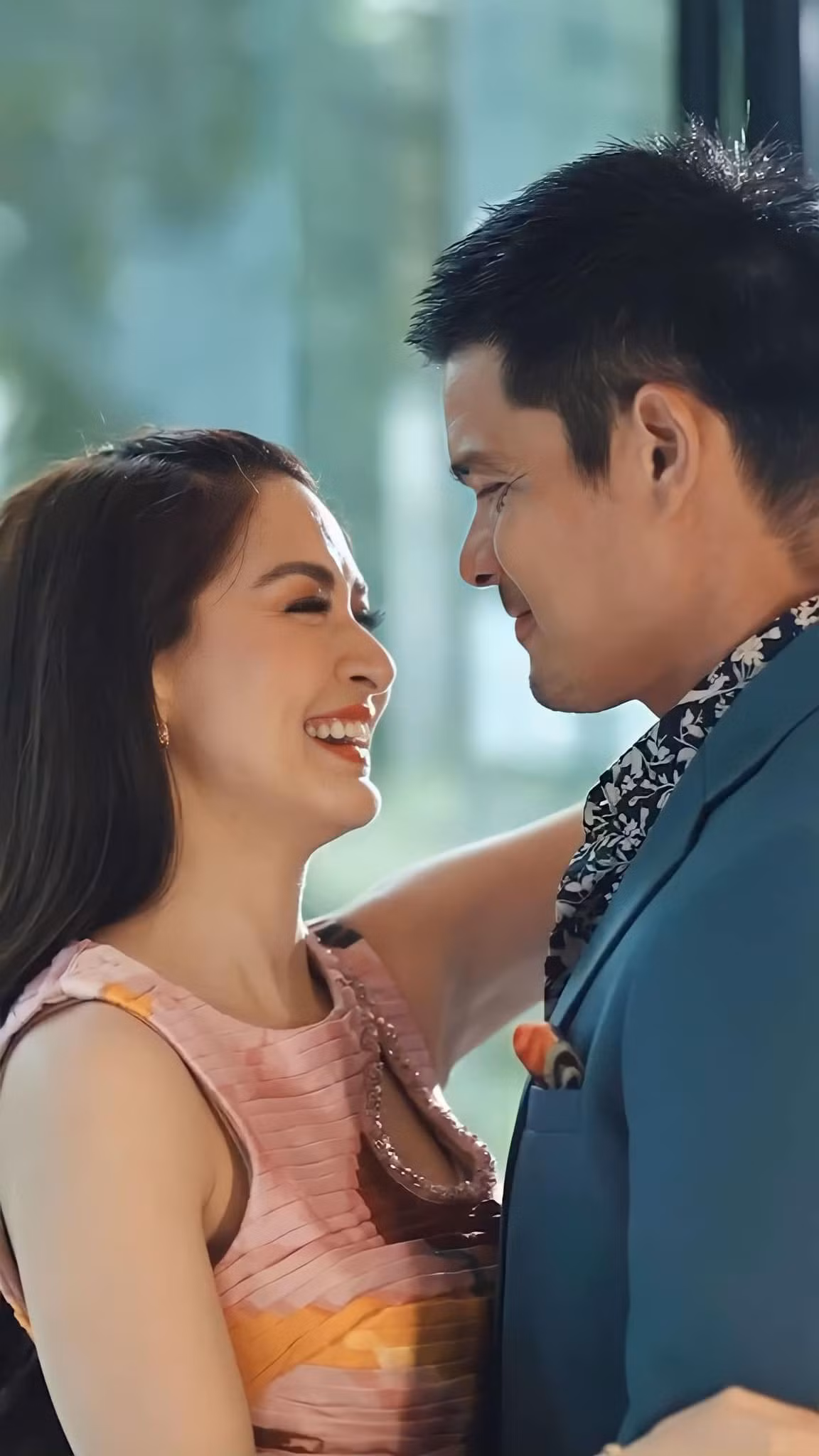 Dingdong sớm nhận ra Marian là định mệnh đời mình trong lần đầu hợp tác ở bộ phim Vũ điệu hoang dã. Cả hai trở thành "át chủ bài" của GMA Network và hợp tác cùng nhau trong loạt tác phẩm lớn khác mang lại hiệu ứng bất ngờ như Chuyện tình nàng tiên cá, Endless Love…