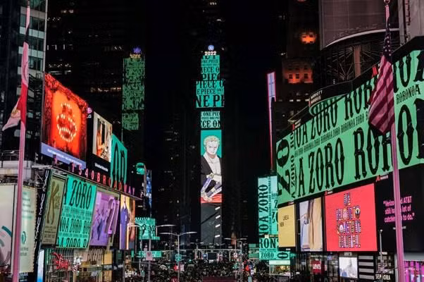 Độ phủ hoành tráng của bộ phim tại Quảng Trường Thời Đại (New York).