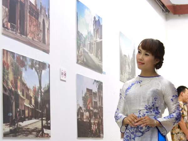 Ngắm nhìn những góc phố Hà Nội vừa lạ vừa quen