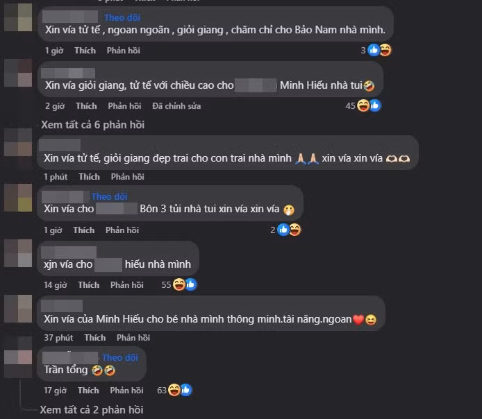 Khán giả tràn vào thành tâm "xin vía" cho bản thân hay con cái. Khán giả tràn vào thành tâm "xin vía" cho bản thân hay con cái.