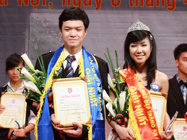 Khánh Linh đạt giải Hoa khôi của cuộc thi