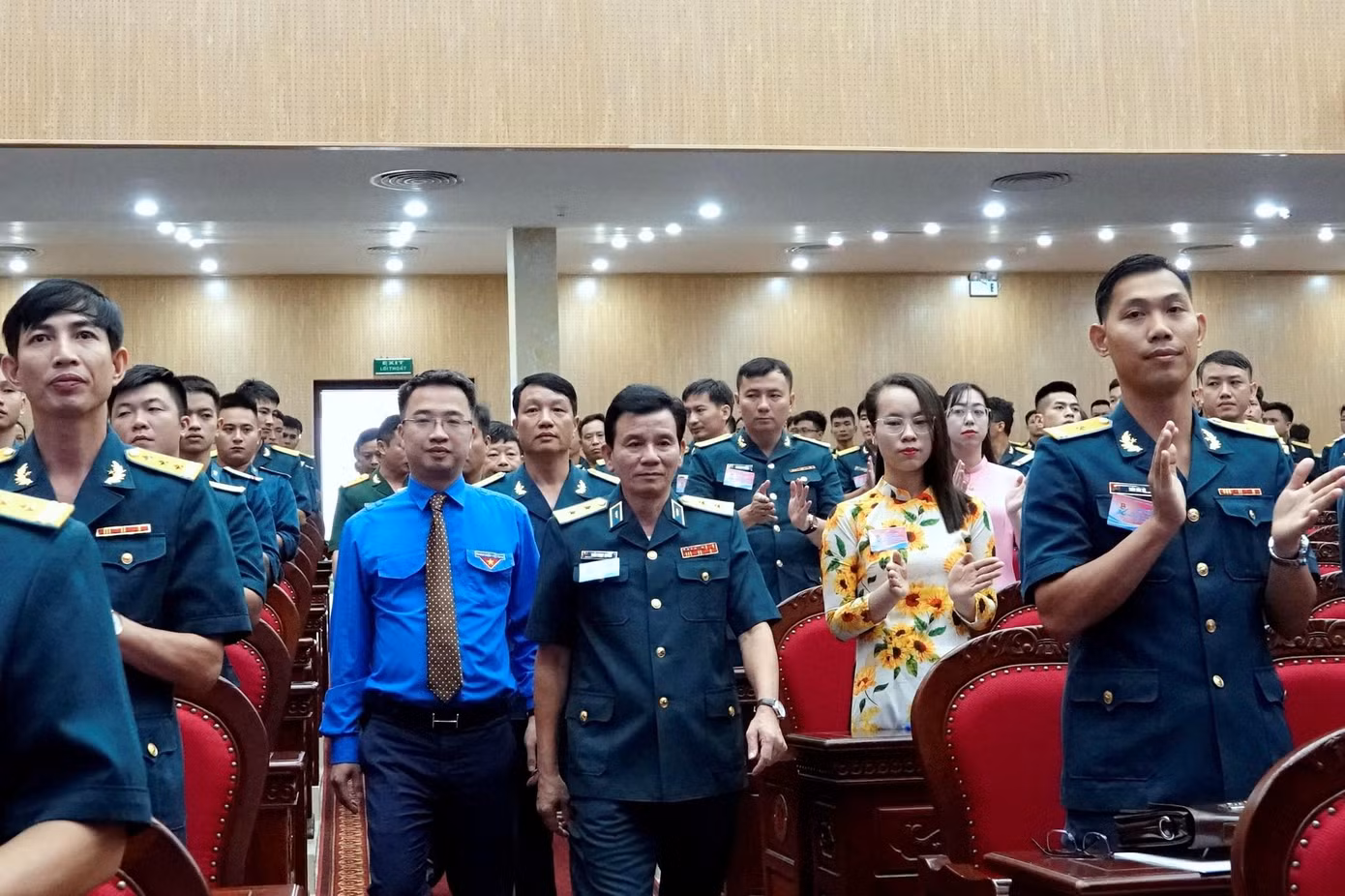 Lãnh đạo, chỉ huy Quân chủng PK-KQ và Trung ương Đoàn tới dự và chỉ đạo ĐH, sáng 11/8. Ảnh: Nguyễn Minh