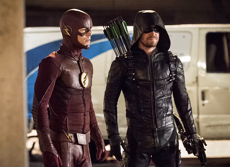 Arrow và The Flash thường hỗ trợ nhau khi gặp phải kẻ thù đáng gờm. Arrow và The Flash thường hỗ trợ nhau khi gặp phải kẻ thù đáng gờm.
