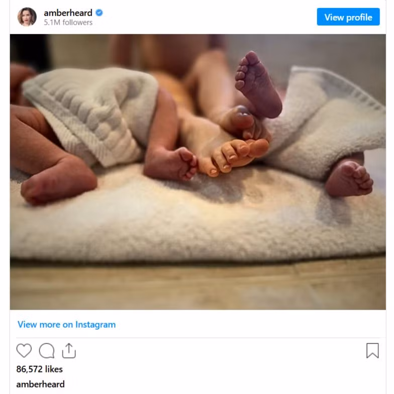 Bức ảnh Amber Heard chia sẻ trên Instagram cá nhân khuya 11/5 (giờ Việt Nam). Bức ảnh Amber Heard chia sẻ trên Instagram cá nhân khuya 11/5 (giờ Việt Nam).