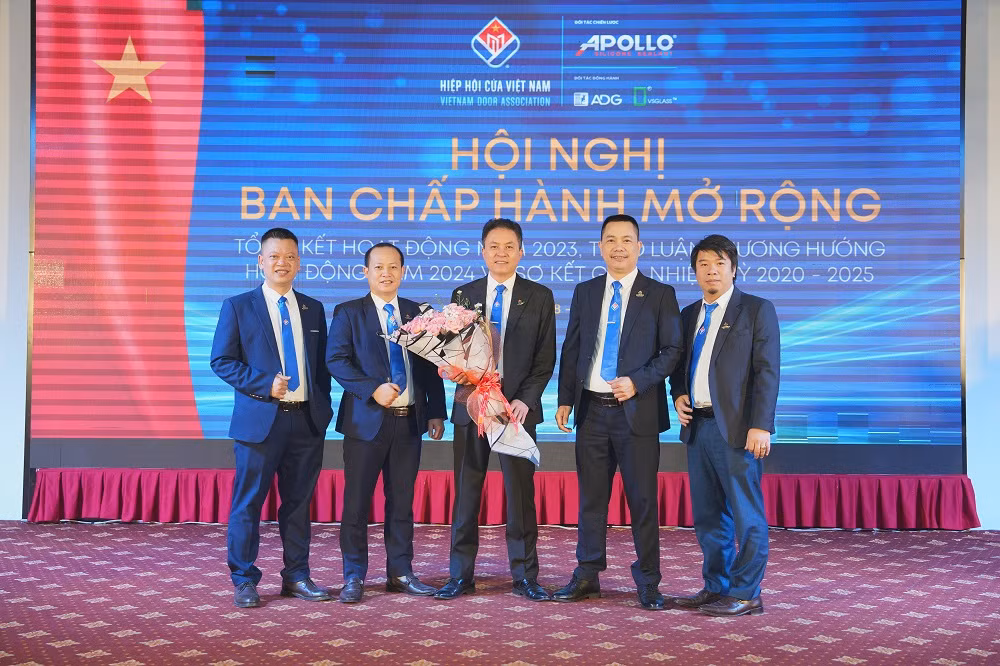 Hiệp hội Cửa Việt Nam tổ chức Hội nghị BCH mở rộng thành công tốt đẹp. Hiệp hội Cửa Việt Nam tổ chức Hội nghị BCH mở rộng thành công tốt đẹp.