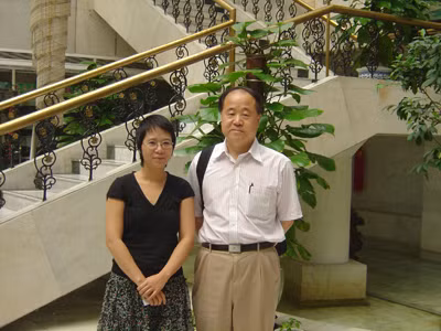 Dịch giả Lệ Chi và nhà văn Mạc Ngôn tại Bắc Kinh, Trung Quốc. Dịch giả Lệ Chi và nhà văn Mạc Ngôn tại Bắc Kinh, Trung Quốc