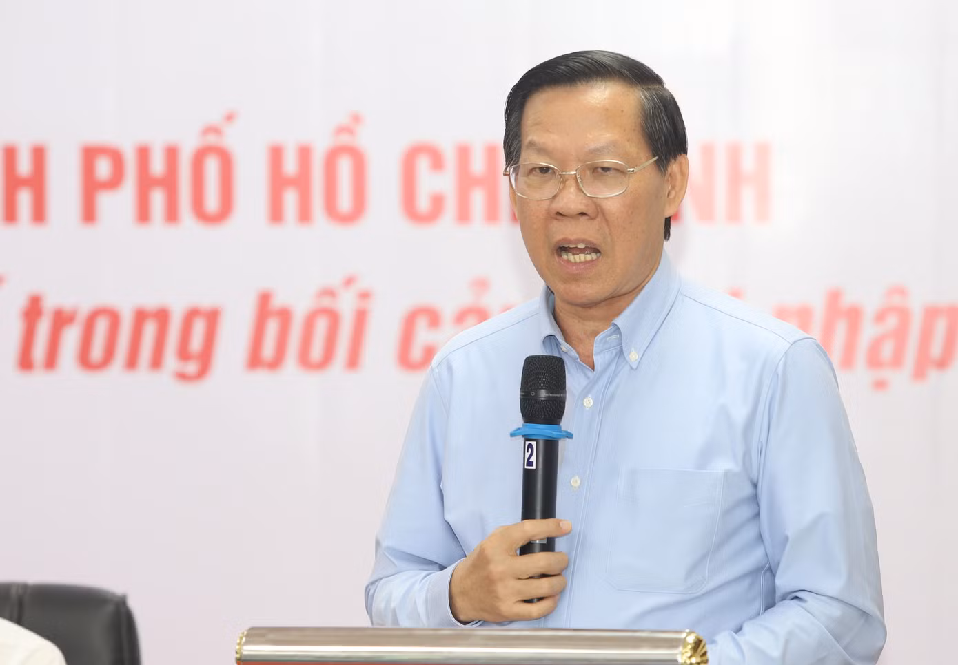 Chủ tịch UBND TPHCM Phan Văn Mãi trao đổi tại hội nghị. Ảnh: Ngô Tùng Chủ tịch UBND TPHCM Phan Văn Mãi trao đổi tại hội nghị. Ảnh: Ngô Tùng