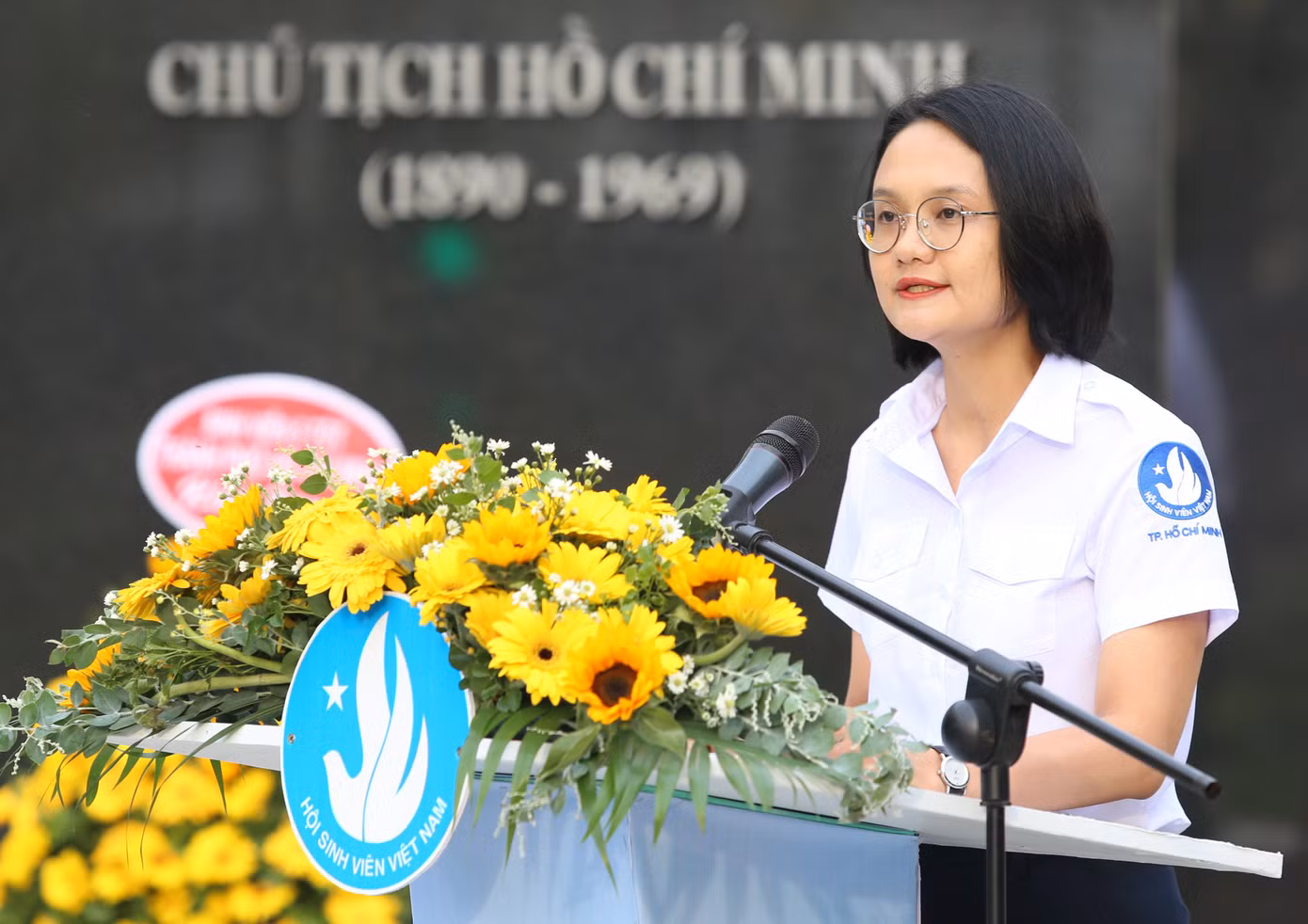 Chủ tịch Hội SVVN TPHCM Trần Thu Hà phát biểu tại chương trình. Ảnh: Ngô Tùng