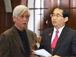 Đại biểu Quốc hội Dương Trung Quốc (bên trái) và Đại biểu Quốc hội Hoàng Hữu Phước