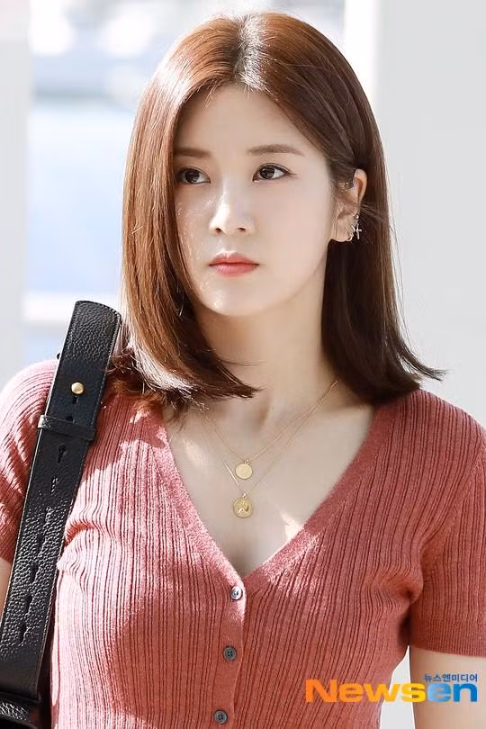 Hình ảnh của Chorong bị ảnh hưởng nghiêm trọng sau lùm xùm bạo lực Hình ảnh của Chorong bị ảnh hưởng nghiêm trọng sau lùm xùm bạo lực