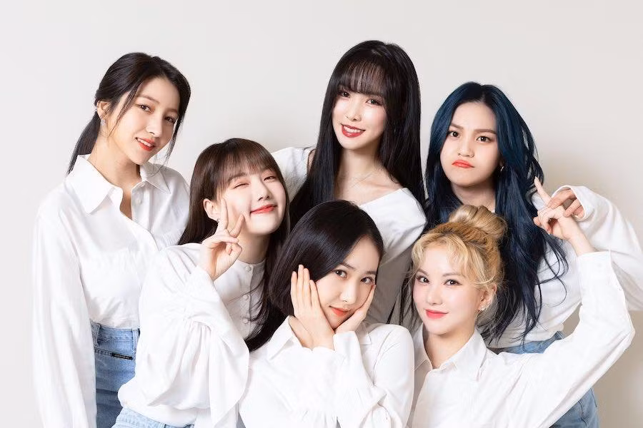 SinB tin rằng GFRIEND sẽ trở lại với đầy đủ 6 mảnh ghép trong tương lai. SinB tin rằng GFRIEND sẽ trở lại với đầy đủ 6 mảnh ghép trong tương lai.