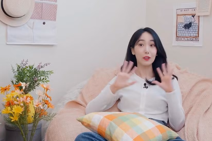 Lần đầu tiên SinB nói về khoảng thời gian đầy khó khăn trước khi GFRIEND chính thức tan rã. Lần đầu tiên SinB nói về khoảng thời gian đầy khó khăn trước khi GFRIEND chính thức tan rã.