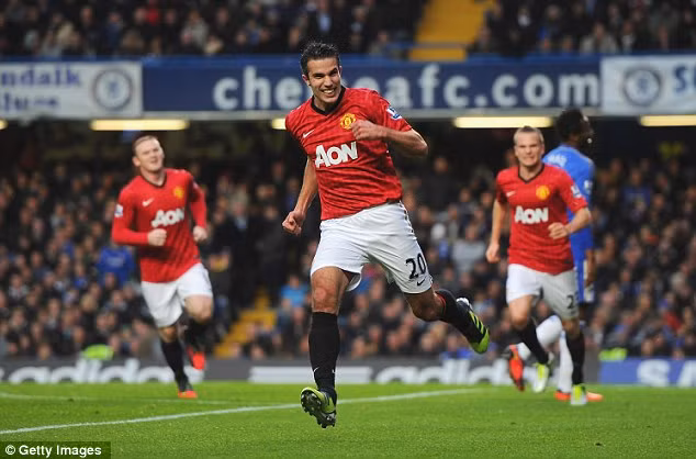 Van Persie lập công ở trận này để trở thành một trong những người ghi nhiều bàn nhất tại Premier League