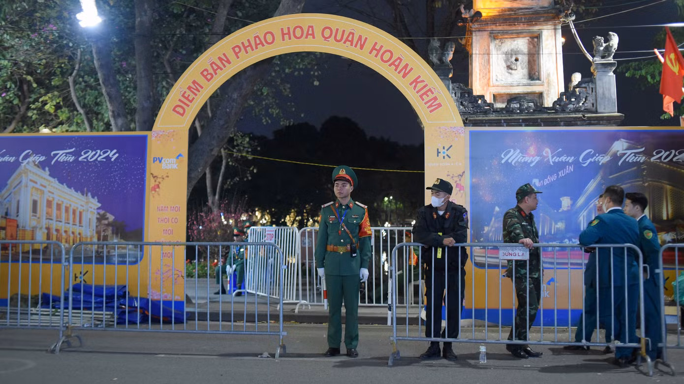 Pháo hoa rực sáng trên bầu trời chào năm mới Giáp Thìn 2024 ảnh 68 Pháo hoa rực sáng trên bầu trời chào năm mới Giáp Thìn 2024 ảnh 68
