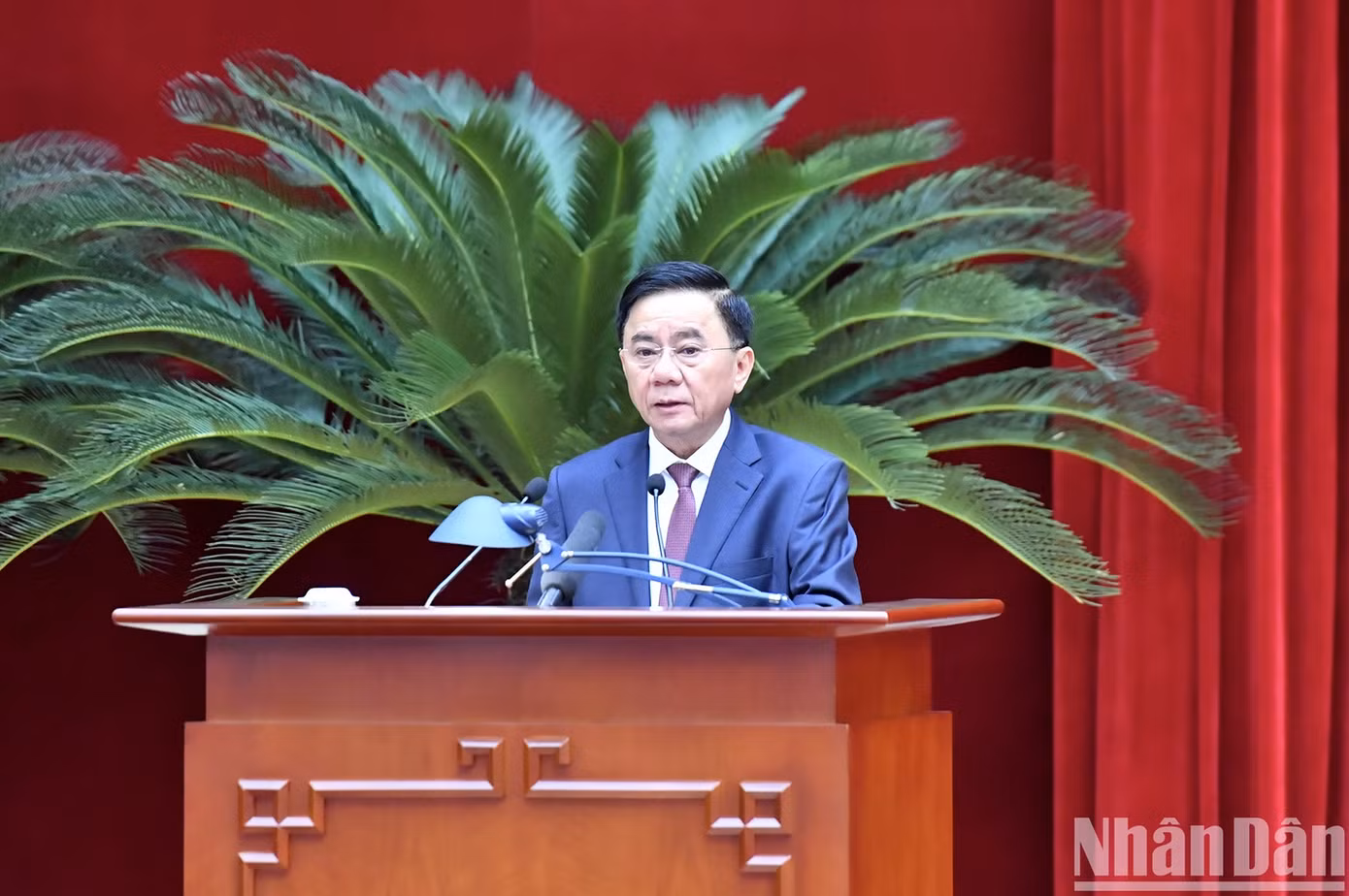 Thường trực Ban Bí thư, Chủ nhiệm Ủy ban Kiểm tra Trung ương Trần Cẩm Tú phát biểu tại phiên khai mạc hội nghị.