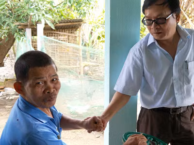 Anh Bảy Què – người bạn tàn tật ngồi chung bàn năm xưa với nhà văn Nguyễn Nhật Ánh