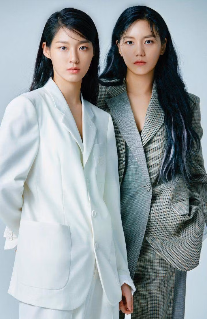 Seolhyun và Hyejeong cũng bật khóc và cố gắng hòa giải tranh cãi giữa Jimin và Mina, cho rằng cả hai đều có lỗi.