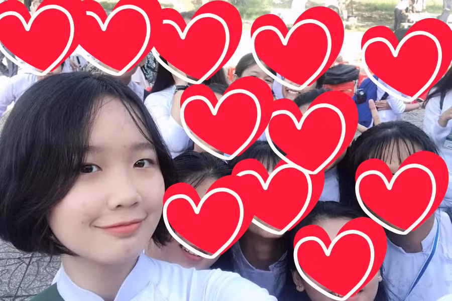 Mái tóc ngắn đầy cá tính của Bảo Ngọc thuở cắp sách đến trường. - Nguồn: Facebook Nguyễn Phương Nhi. Mái tóc ngắn đầy cá tính của Bảo Ngọc thuở cắp sách đến trường. - Nguồn: Facebook Nguyễn Phương Nhi.