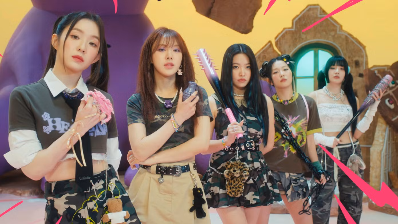 MV Birthday đưa người xem theo chân Red Velvet với kế hoạch tác chiến, "quậy nát" bữa tiệc sinh nhật dịp cuối năm của những nhân vật bí ẩn. MV Birthday đưa người xem theo chân Red Velvet với kế hoạch tác chiến, "quậy nát" bữa tiệc sinh nhật dịp cuối năm của những nhân vật bí ẩn.