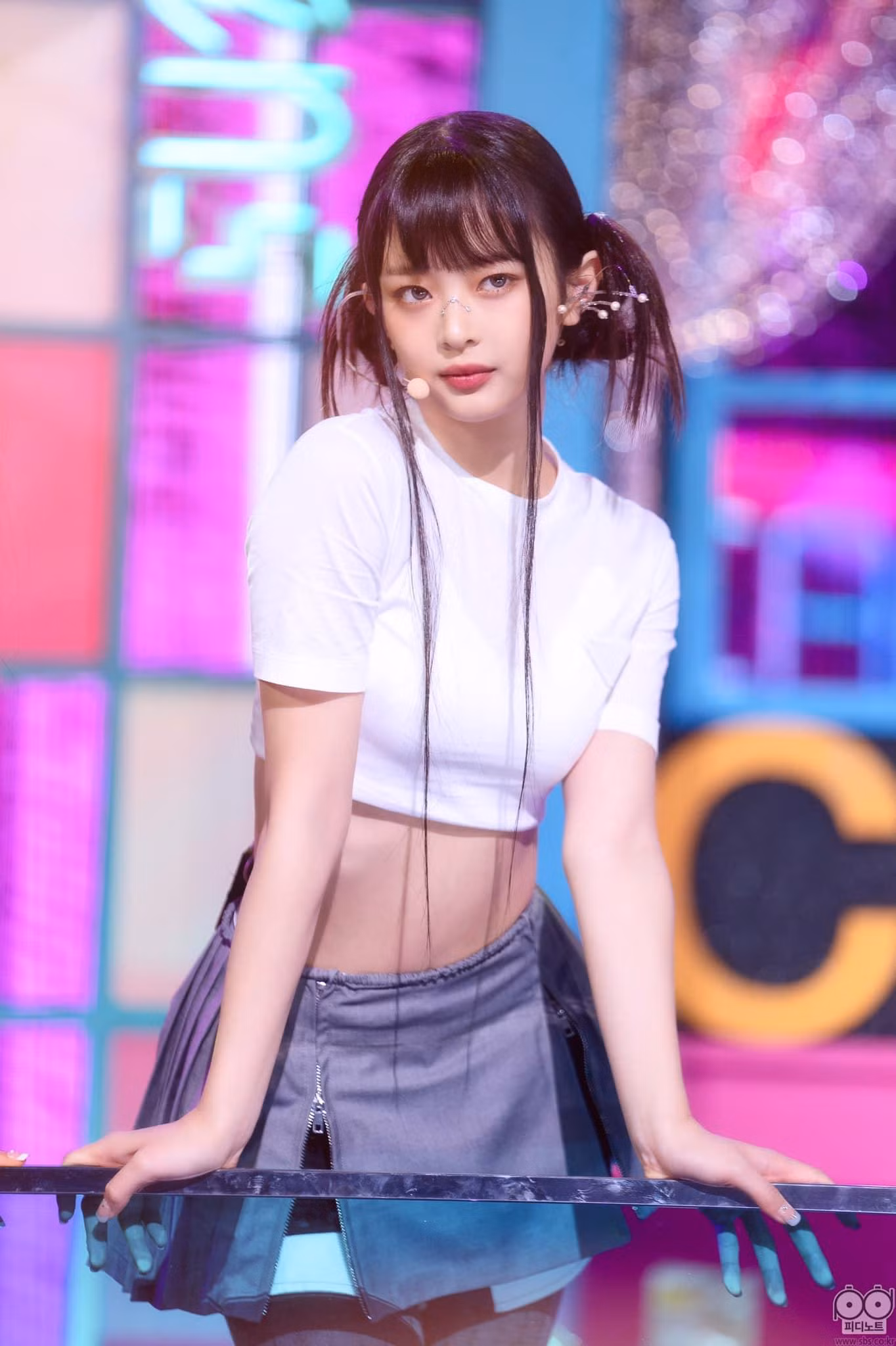 Người hâm mộ cũng tin tưởng về độ "mát tay" của Gucci trong việc xây dựng hình tượng dành cho đại sứ, từ đó giúp Hanni chứng tỏ bản thân chính là cái tên phù hợp cho nhãn hàng thời trang cao cấp này. Người hâm mộ cũng tin tưởng về độ "mát tay" của Gucci trong việc xây dựng hình tượng dành cho đại sứ, từ đó giúp Hanni chứng tỏ bản thân chính là cái tên phù hợp cho nhãn hàng thời trang cao cấp này.