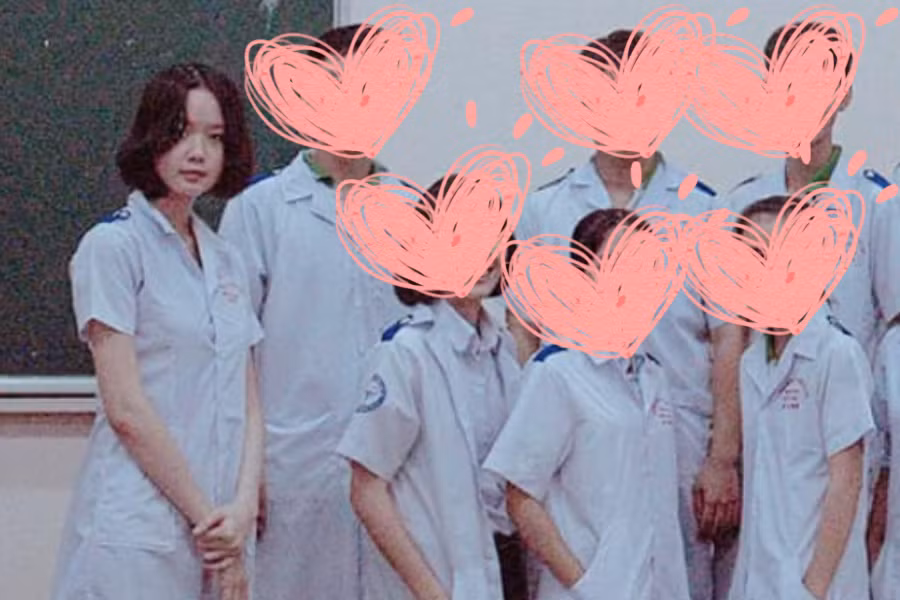 Chiều cao "khủng" của Bảo Ngọc giúp cô nàng nổi bật trong mọi khung hình. - Nguồn: Facebook Nguyễn Phương Nhi. Chiều cao "khủng" của Bảo Ngọc giúp cô nàng nổi bật trong mọi khung hình. - Nguồn: Facebook Nguyễn Phương Nhi.