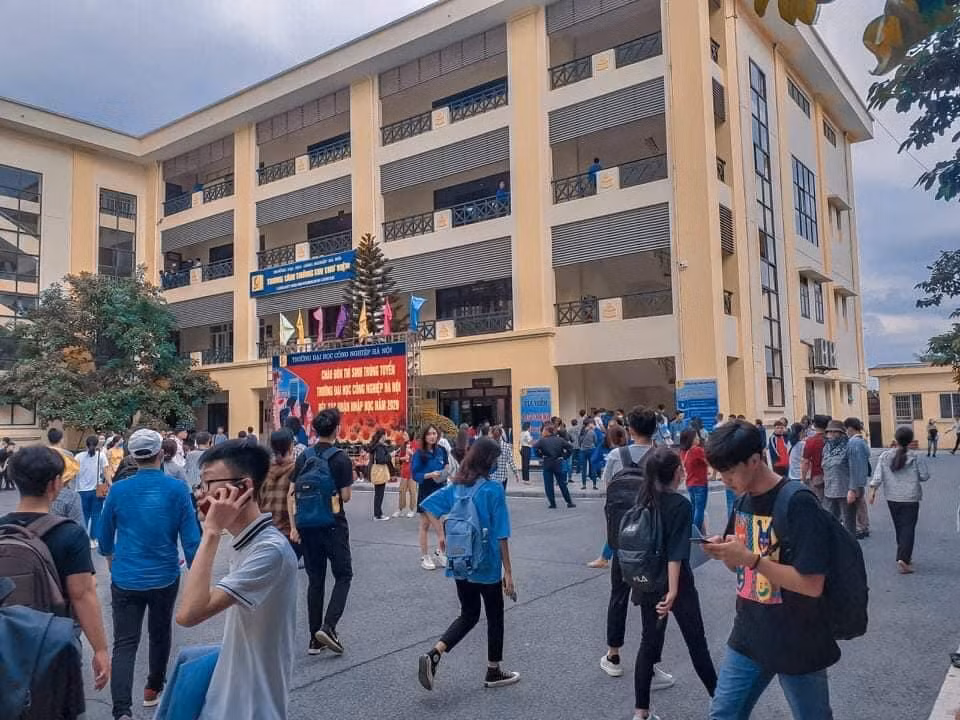 Sinh viên sẽ được trang bị nhiều kỹ năng để hòa hợp với môi trường đại học thông qua những lớp học kỹ năng miễn phí.