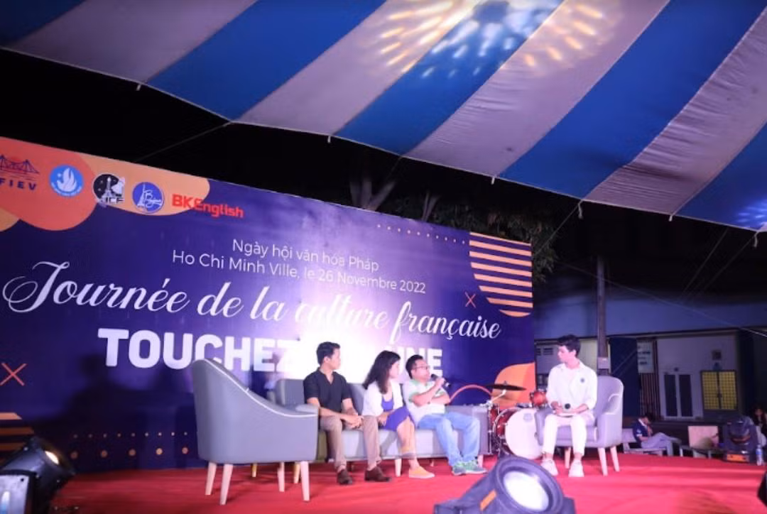 Trong ngày hội, sinh viên được nghe những chia sẻ về văn hóa Pháp từ những chuyên gia trong các lĩnh vực.