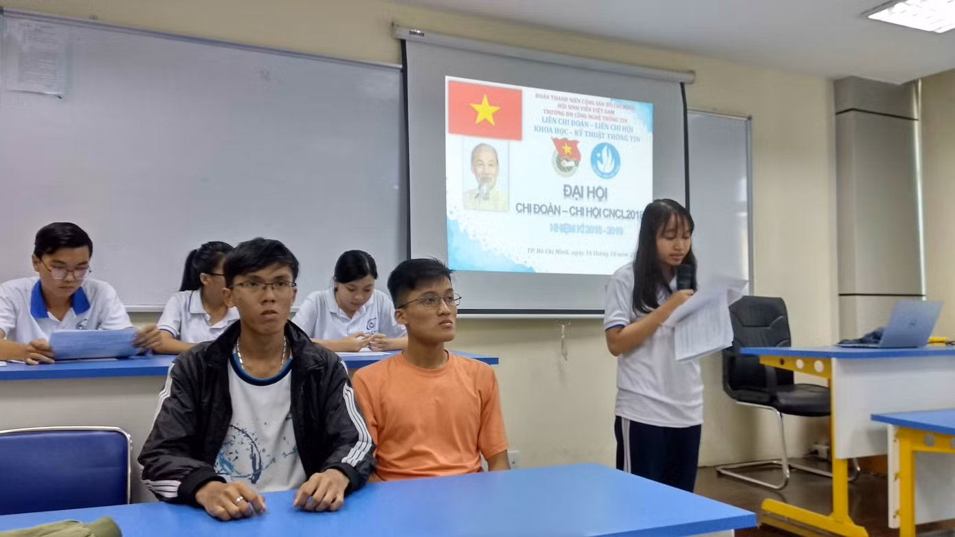 Ngoài việc học, Nhung cũng thường tham gia các hoạt động Đoàn – Hội.