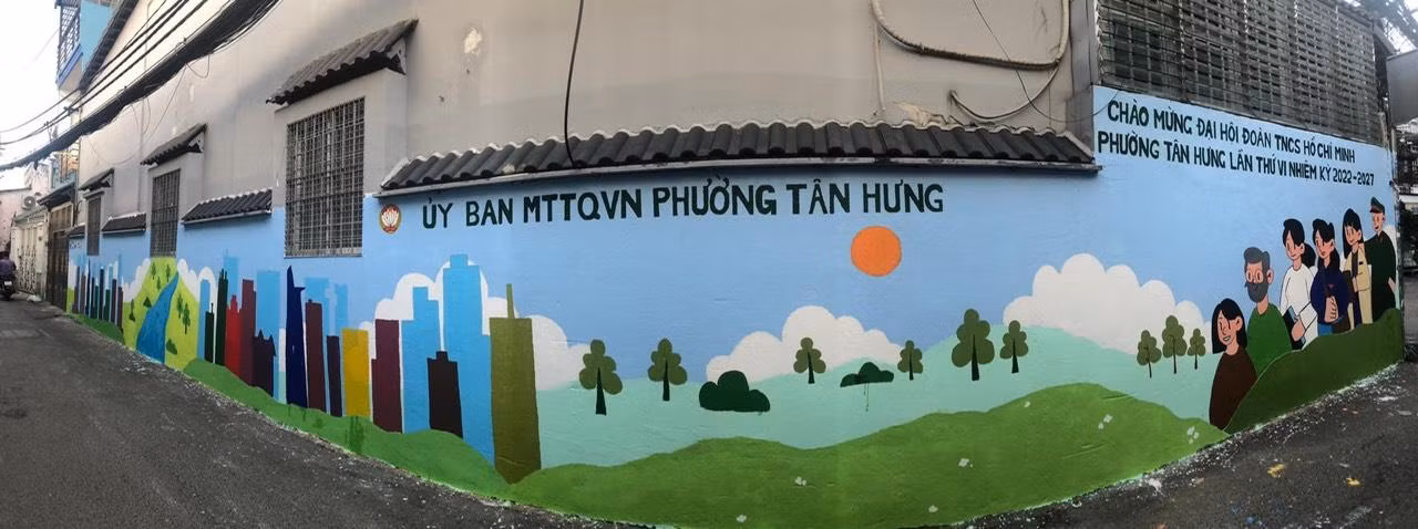Một bức tranh tường của các chiến chiến sĩ 'Mùa Hè Xanh' của trường ĐH Tài chính - Marketing.