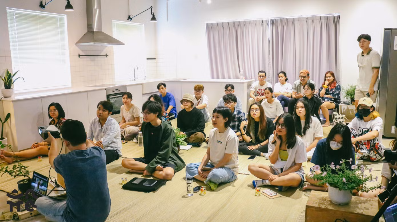 Các bạn trẻ tham gia buổi workshop.