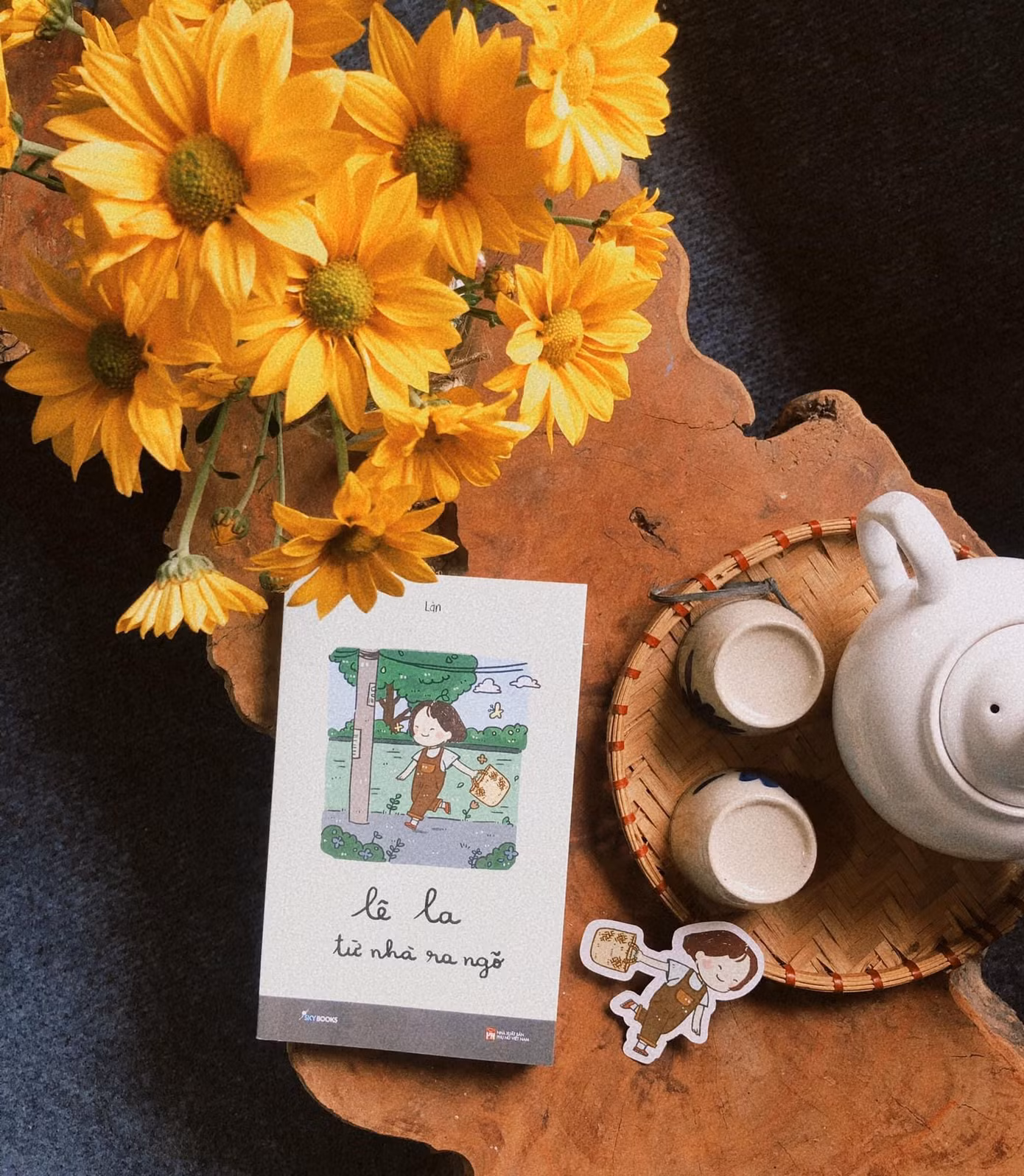 “Lê la từ nhà ra ngõ” là những câu chuyện Làn nhặt được trong hai năm ngược xuôi đất nước.