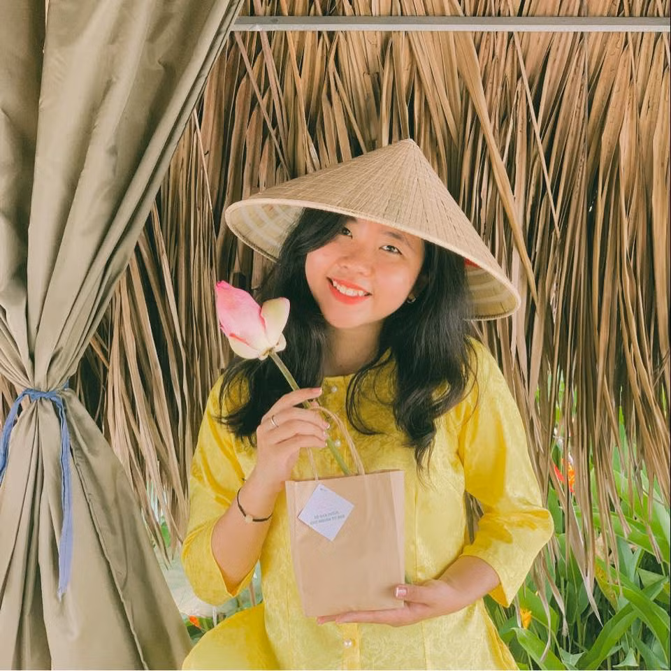 Hương muốn phát triển sản phẩm quê hương.