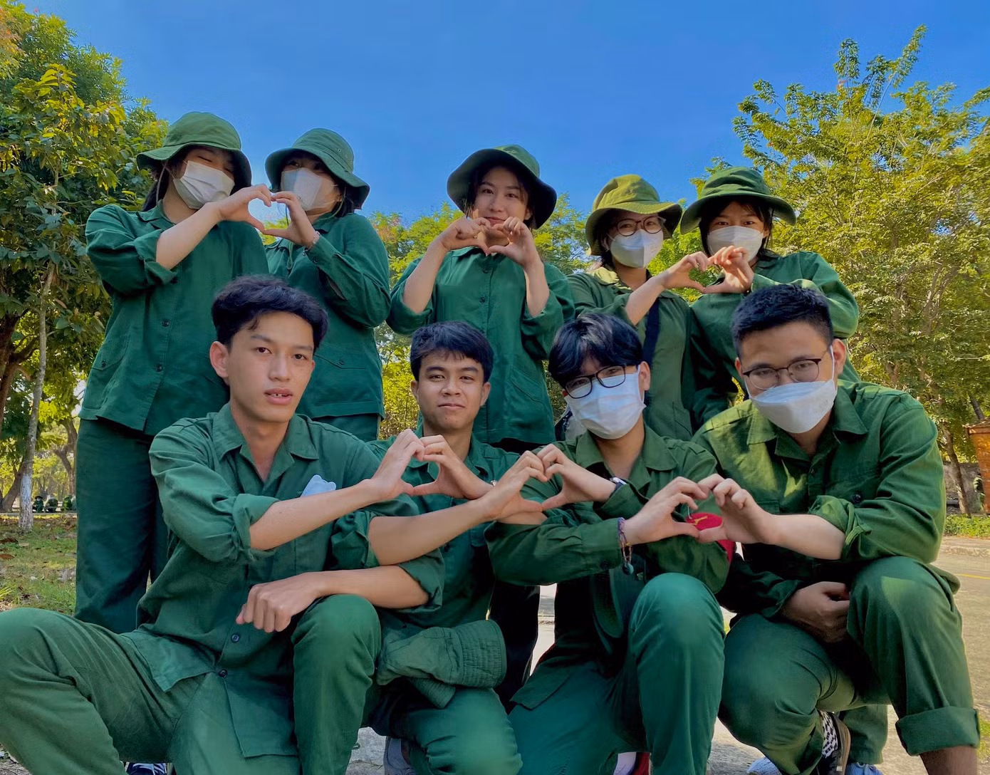 Hồng Anh hiện vừa kết thúc kỳ học quân sự, chuẩn bị bước vào học trực tiếp.