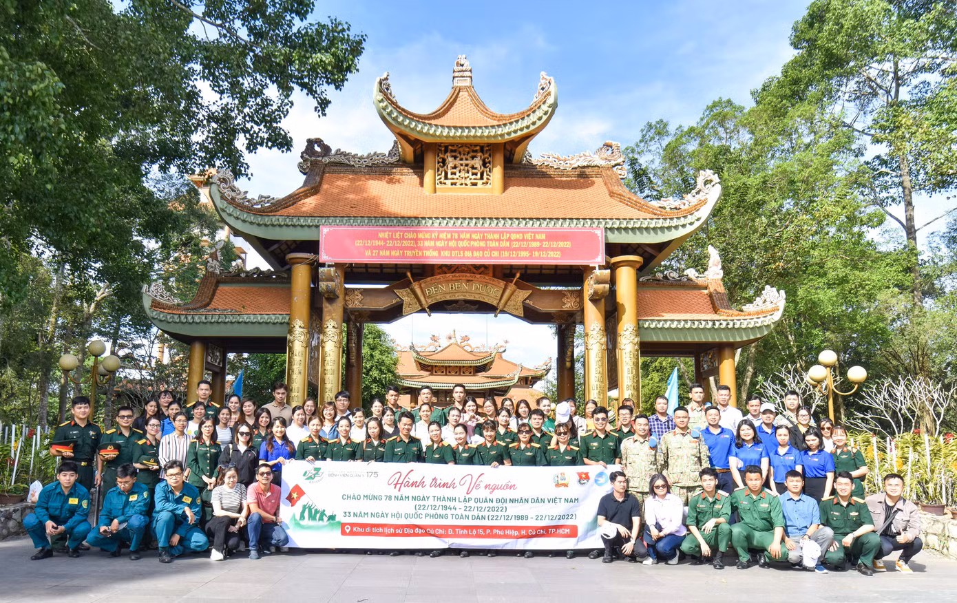Gần 100 cán bộ, nhân viên Bệnh viện Quân y 175 tham gia chuyến tham quan. Gần 100 cán bộ, nhân viên Bệnh viện Quân y 175 tham gia chuyến tham quan.
