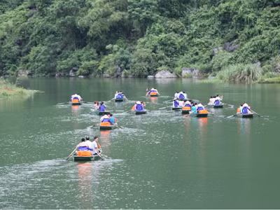Đường vào Tràng An. Ảnh: Minh Đức